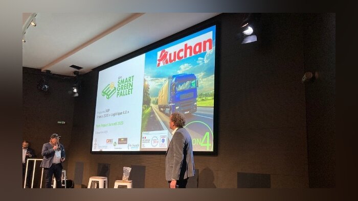 Plastique recyclé et récolte de la data au cœur de la Smart Green Pallet d’Auchan et IBM