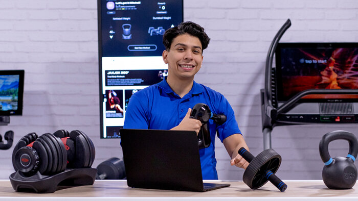 Les vendeurs expert font des démonstrations à la demande des clients qui les sollicitent en ligne. - © Best Buy