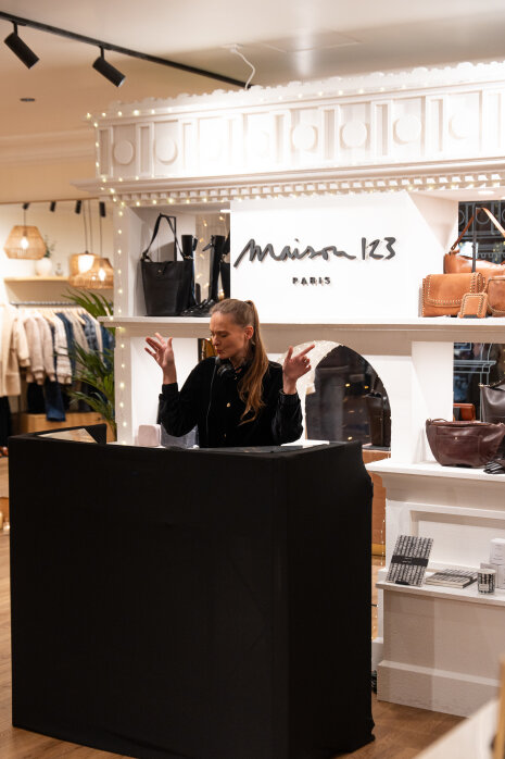 Meet & Great qualifié au pop-up des Champs-Elysées - © Louis Liebert