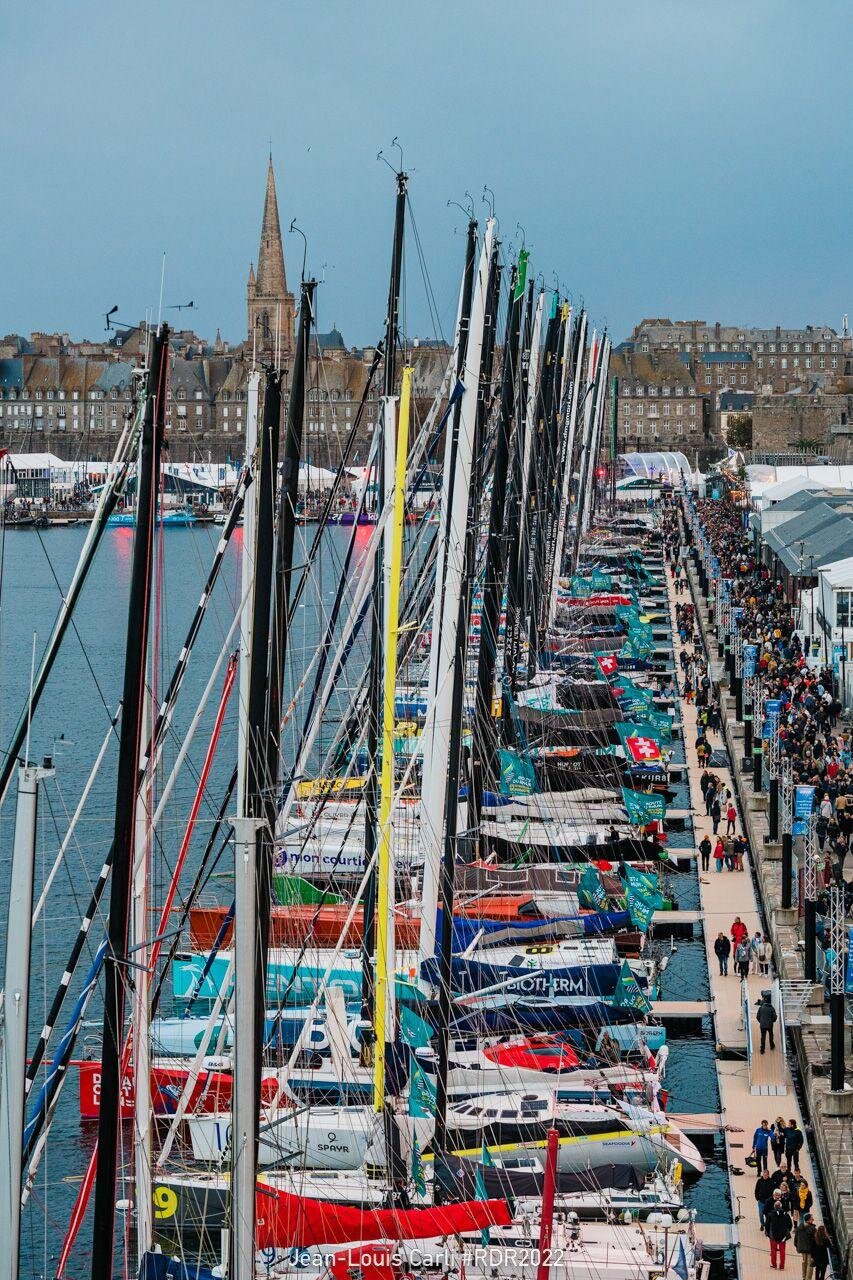 Bateaux à quai avant le départ village de Saint-Malo - © Jean-Louis Carli
