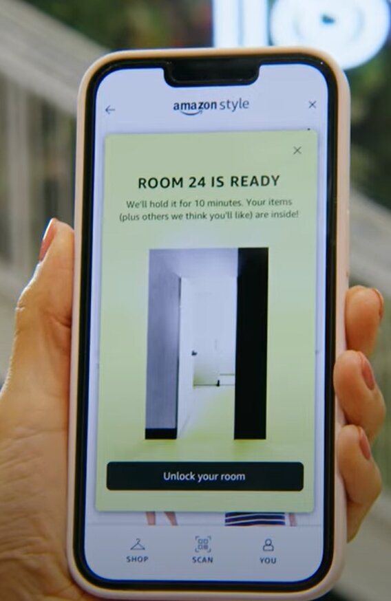 Le client reçoit un texto quand ses articles sont disponibles en cabine. - © Amazon
