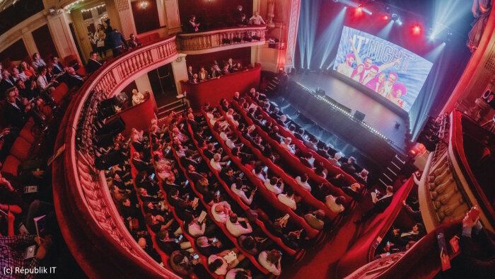 La prochaine IT Night aura lieu le 27 mai 2024 au Théâtre Mogador à Paris. - © Républik IT / Manuel Abella