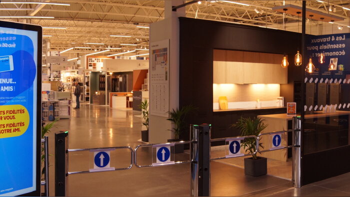 Le visiteur aperçoit directement la zone dédiée aux services et le côté inspirationnel. - © D.R.
