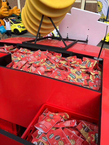 300 000 échantillons de pâte sont distribués sur les 3 semaines de course - © D.R.