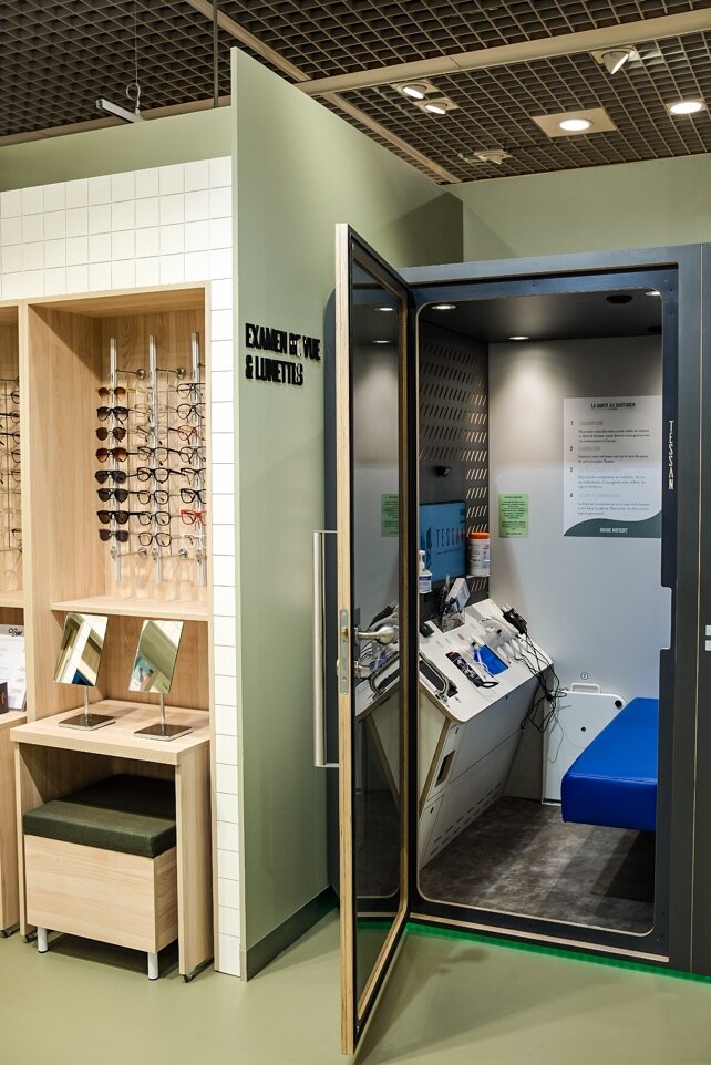 La cabine Tessan permet de consulter un médecin de secteur 1. - © Monoprix