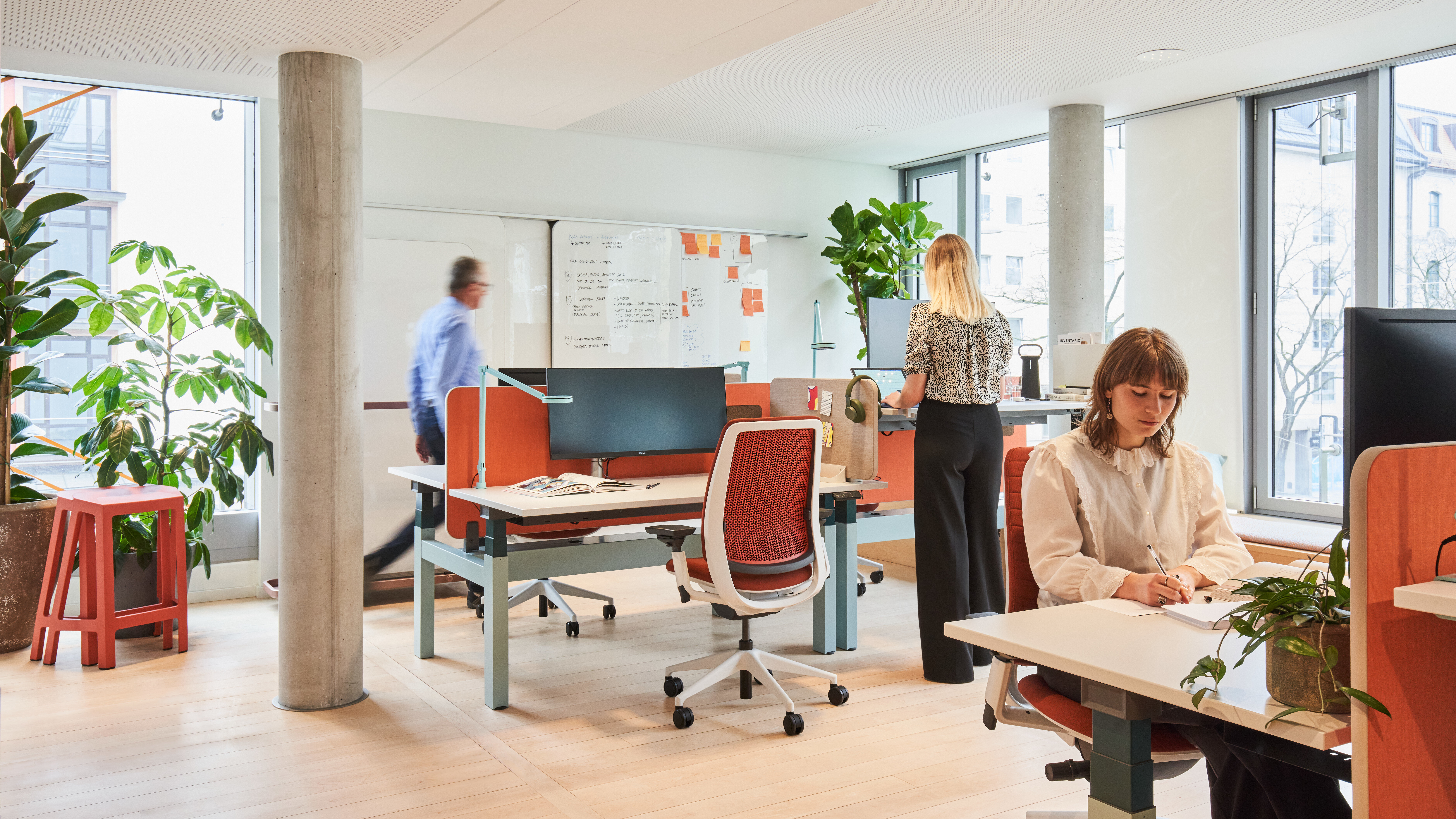 Le Linc compte moins de postes que de collaborateurs, mais propose des espaces de désengorgement. - © Steelcase