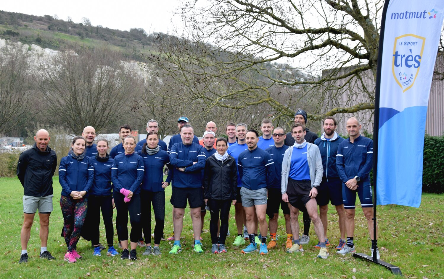 L’équipe de triathlète de La Matmut et le champion Alexis Ganquinquant - © Matmut