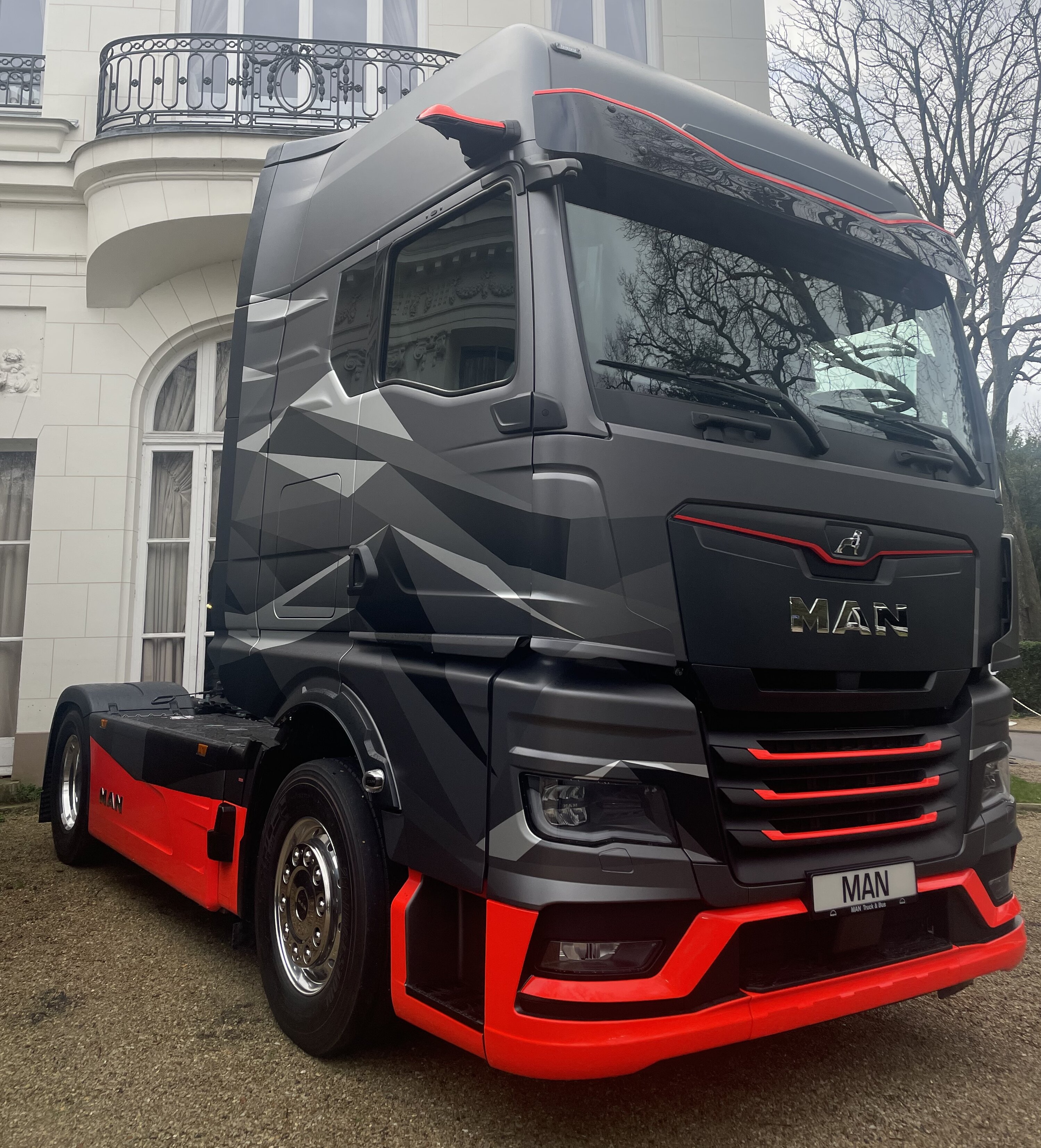 E-truck Man. - © D.R.