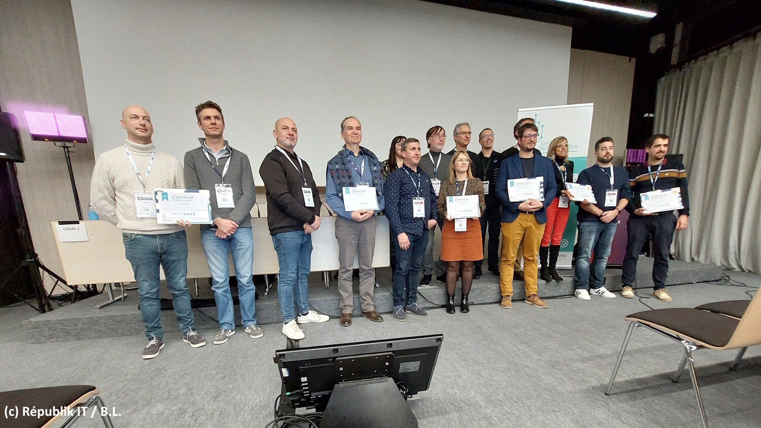 Les lauréats et les responsables de l’Adullact à la remise des labels Territoire Numérique Libre. - © Républik IT / B.L.