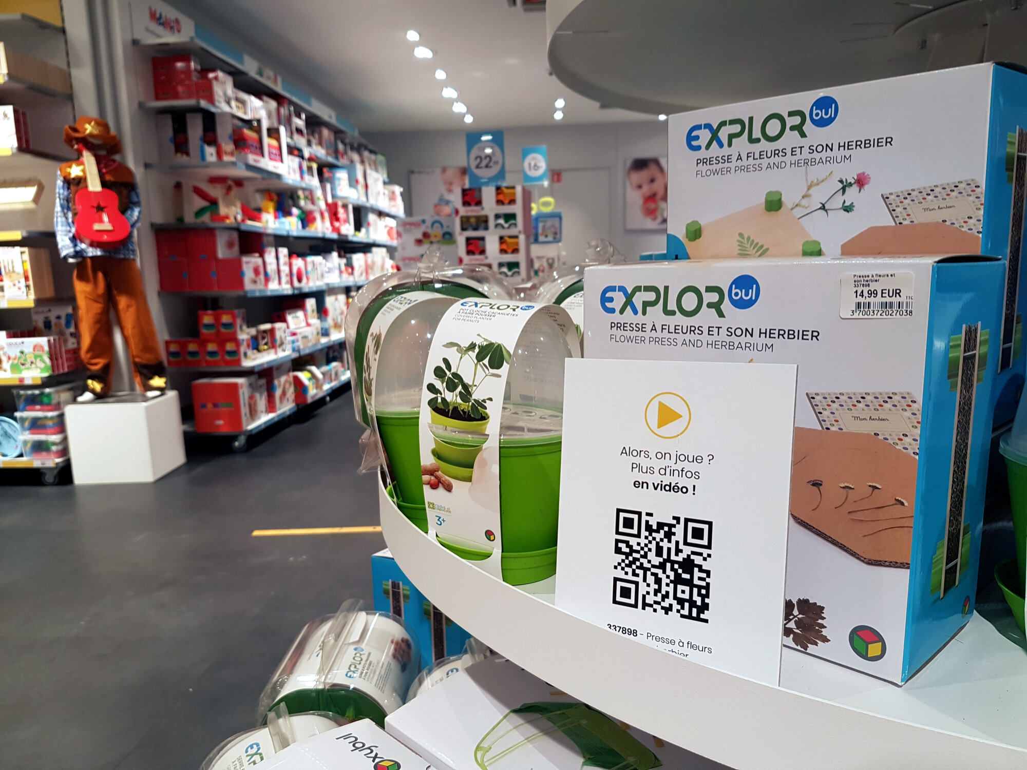 Pas d’écran, Oxybul mise sur les QR code pour que les clients accèdent à plus de contenu. - © CC / Républik Retail