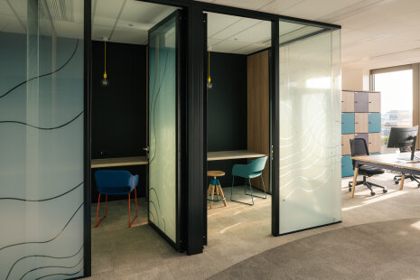 Espaces dynamiques dans les bureaux du siège de Samsung France - © Thibaud Poirier pour Parella