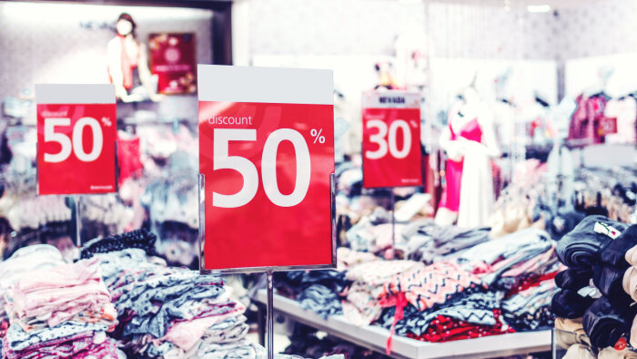 Une réduction de 50 % représente le principal seuil déclencheur d’achat. - © Artem Beliaikin