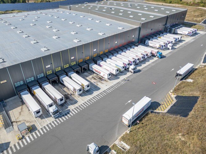 La nouvelle base du groupement traite 19 000 colis par jour en moyenne. - © JulienTuyeras / ITM LAI