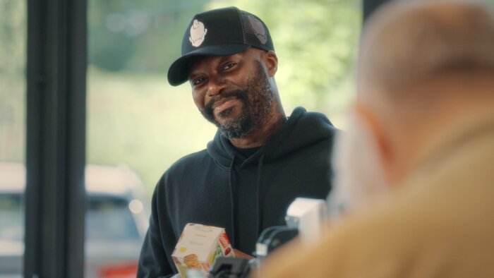 Djibril Cissé intervient dans la nouvelle campagne de publicité de Lidl de fin d’année 2022. - © Lidl