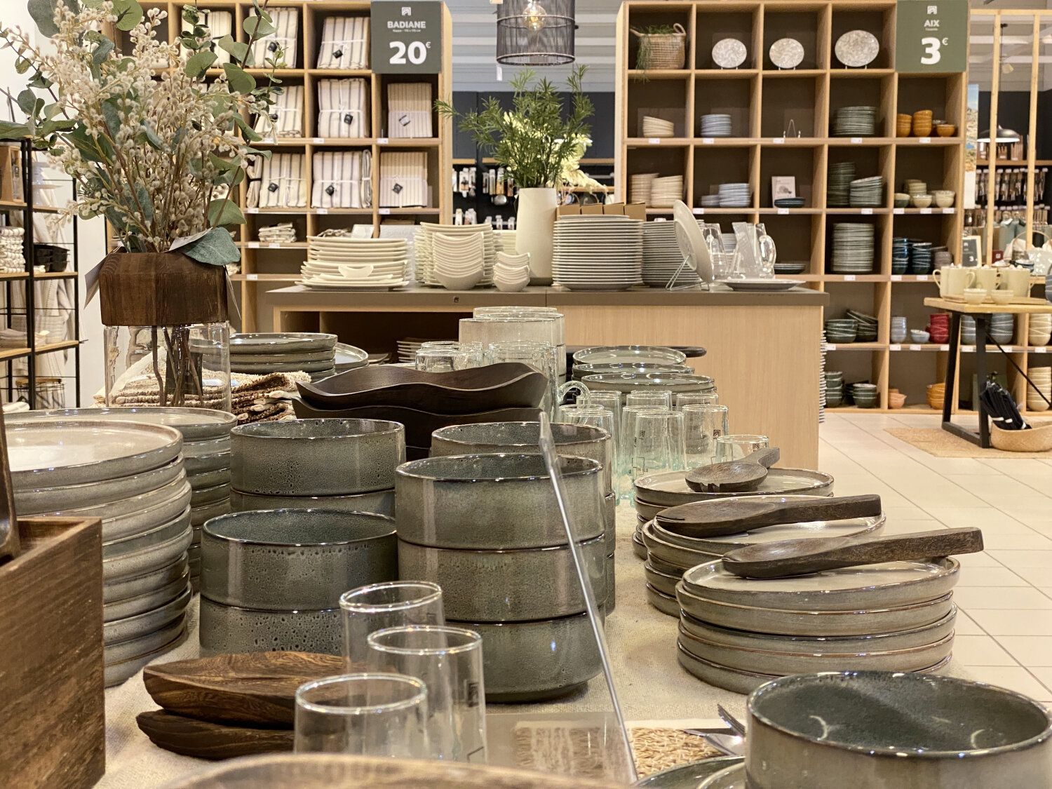 Alinéa a formé toutes ses équipes au visual merchandising pour créer des aménagements inspirants dans ses magasins. - © Alinéa