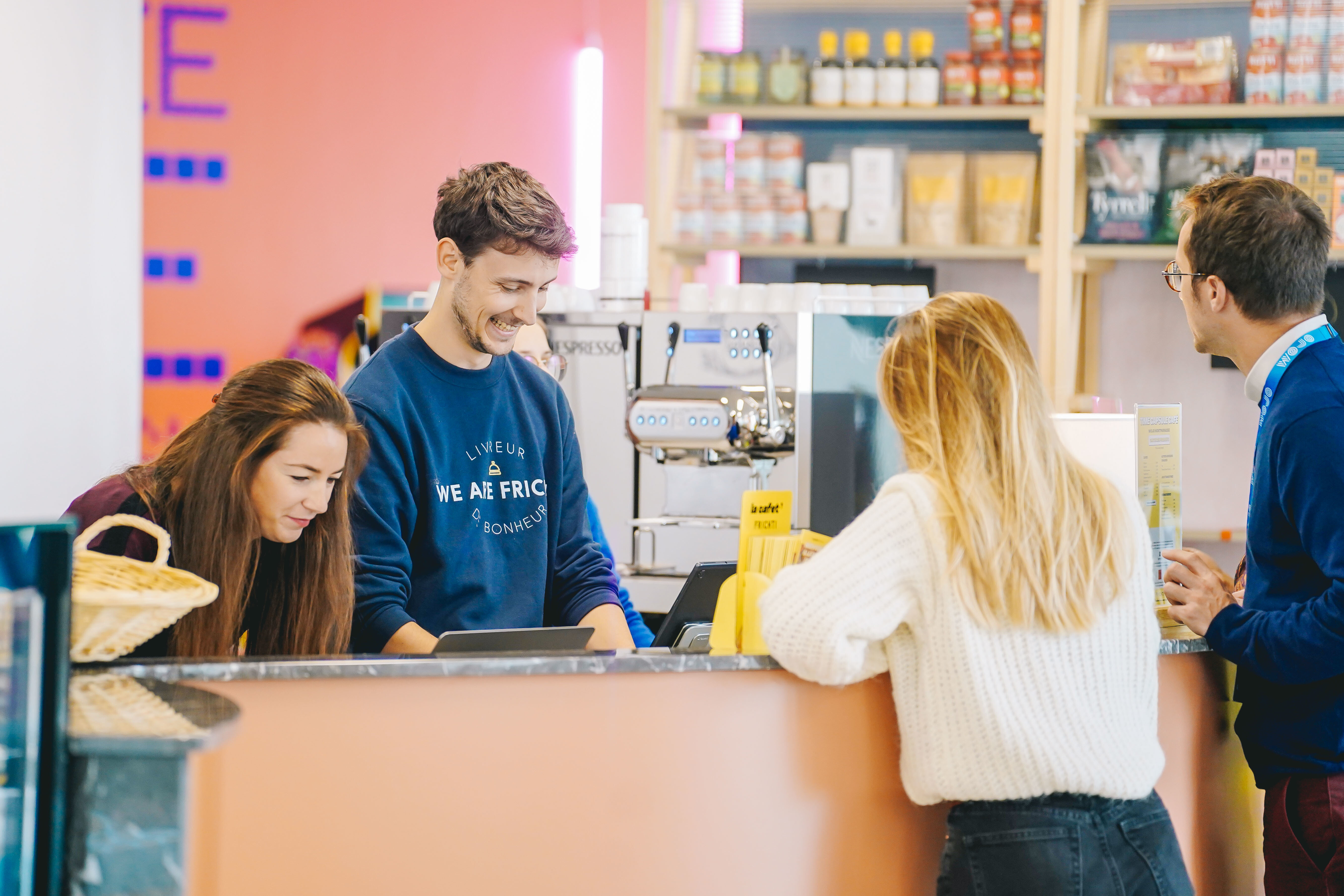 La Cafet’ Frichti met à disposition un barista de 8h30 à 19h - © duchili