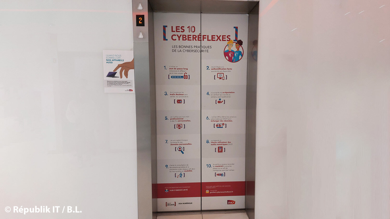 Exemple de sensibilisation des personnels à la cybersécurité par affichage sur les ascenseurs. - © Républik IT / B.L.